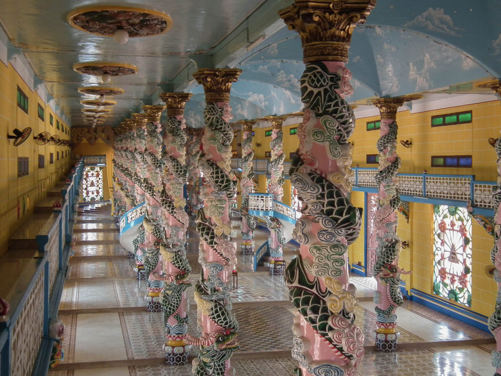 cao-dai-temple-interior-2-vietnam