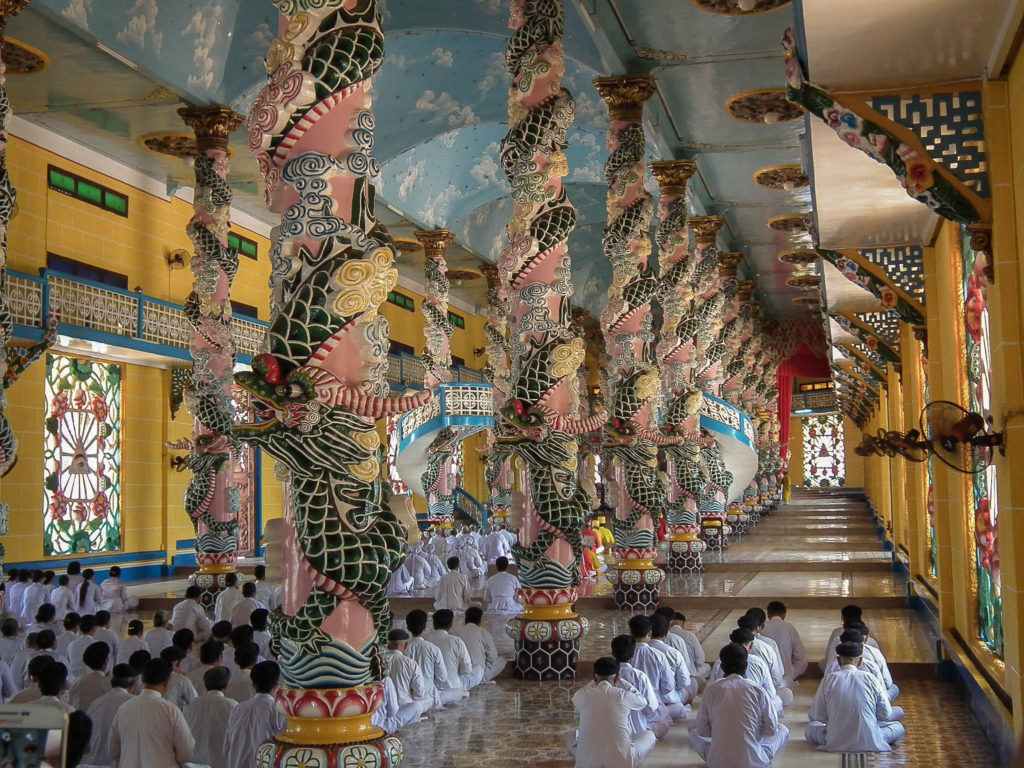 cao-dai-temple-tay-ninh-vietnam