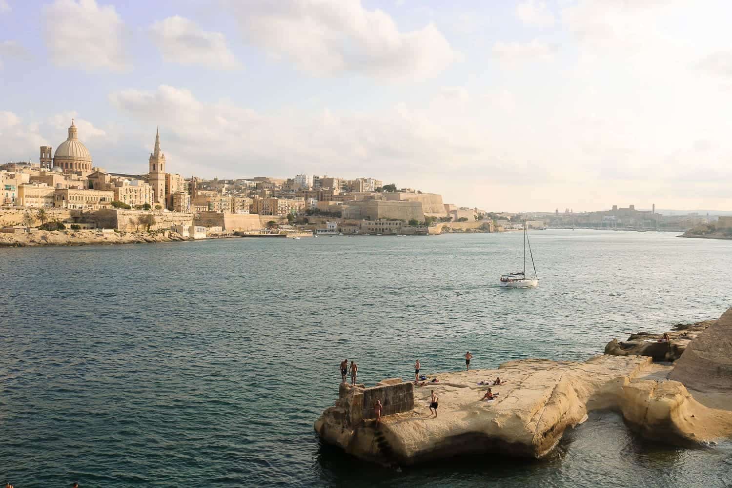 a-step-by-step-guide-to-planning-an-overseas-trip-away-with-wonder